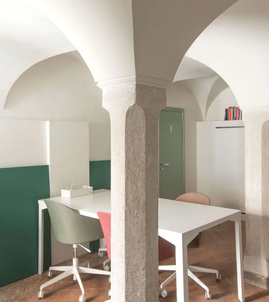 La sala Creta di Isola a Catania, allestita a tavoli