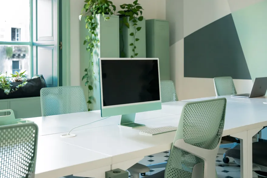 Postazioni Hot Desk affacciate sulla piazza