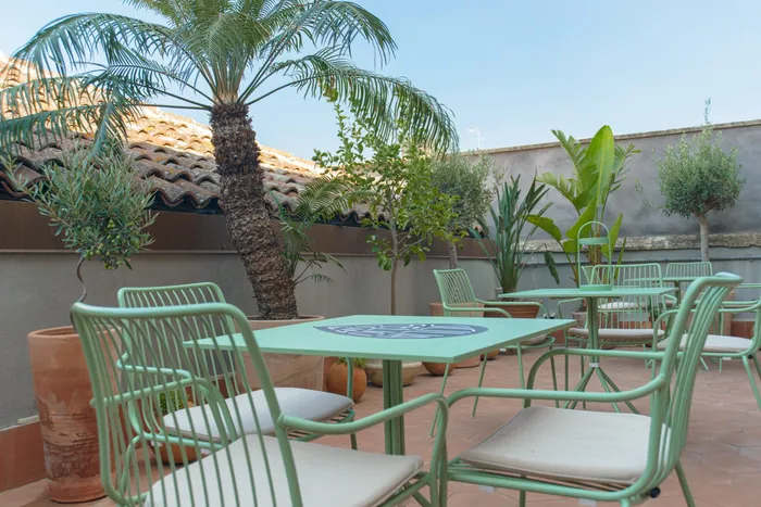 La terrazza Ibiza di Palazzo Biscari, fra le piante