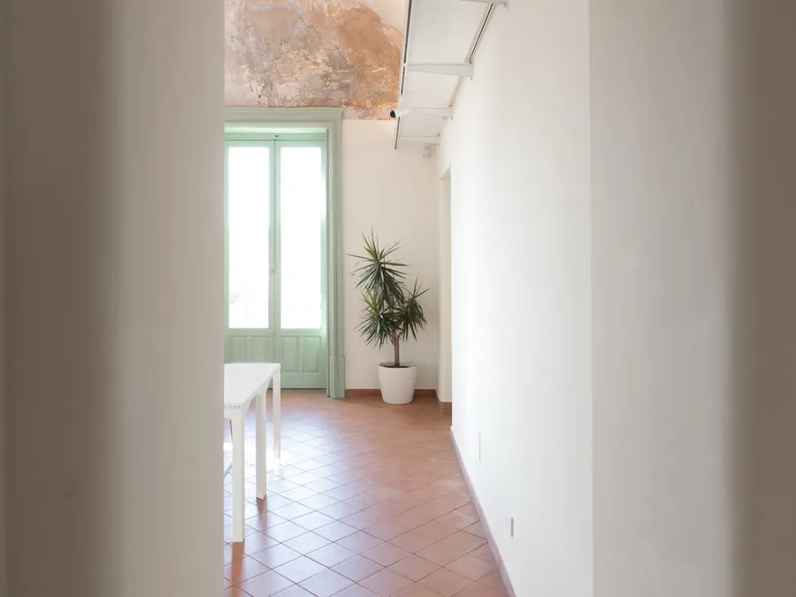 Isola Life, un ambiente con la volta a vista