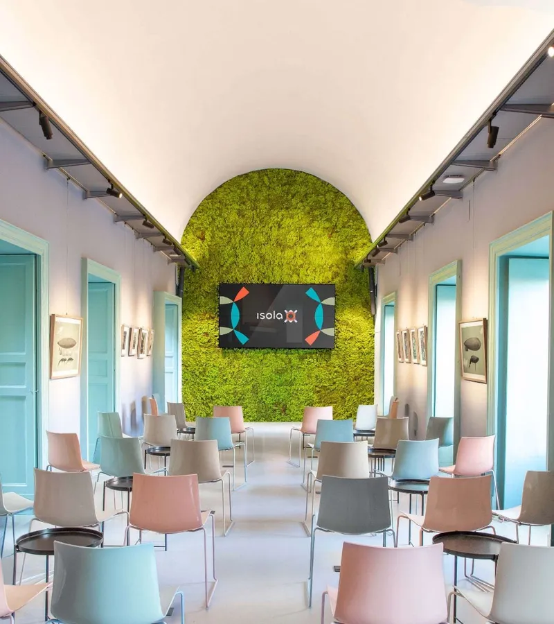 Sala per conferenze a Catania, allestita a platea