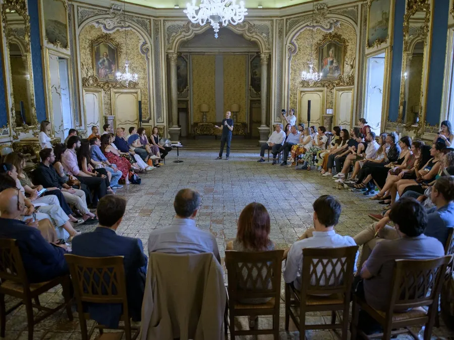 Il Salone delle Feste di Palazzo Biscari a Catania, un talk sotto la volta affrescata